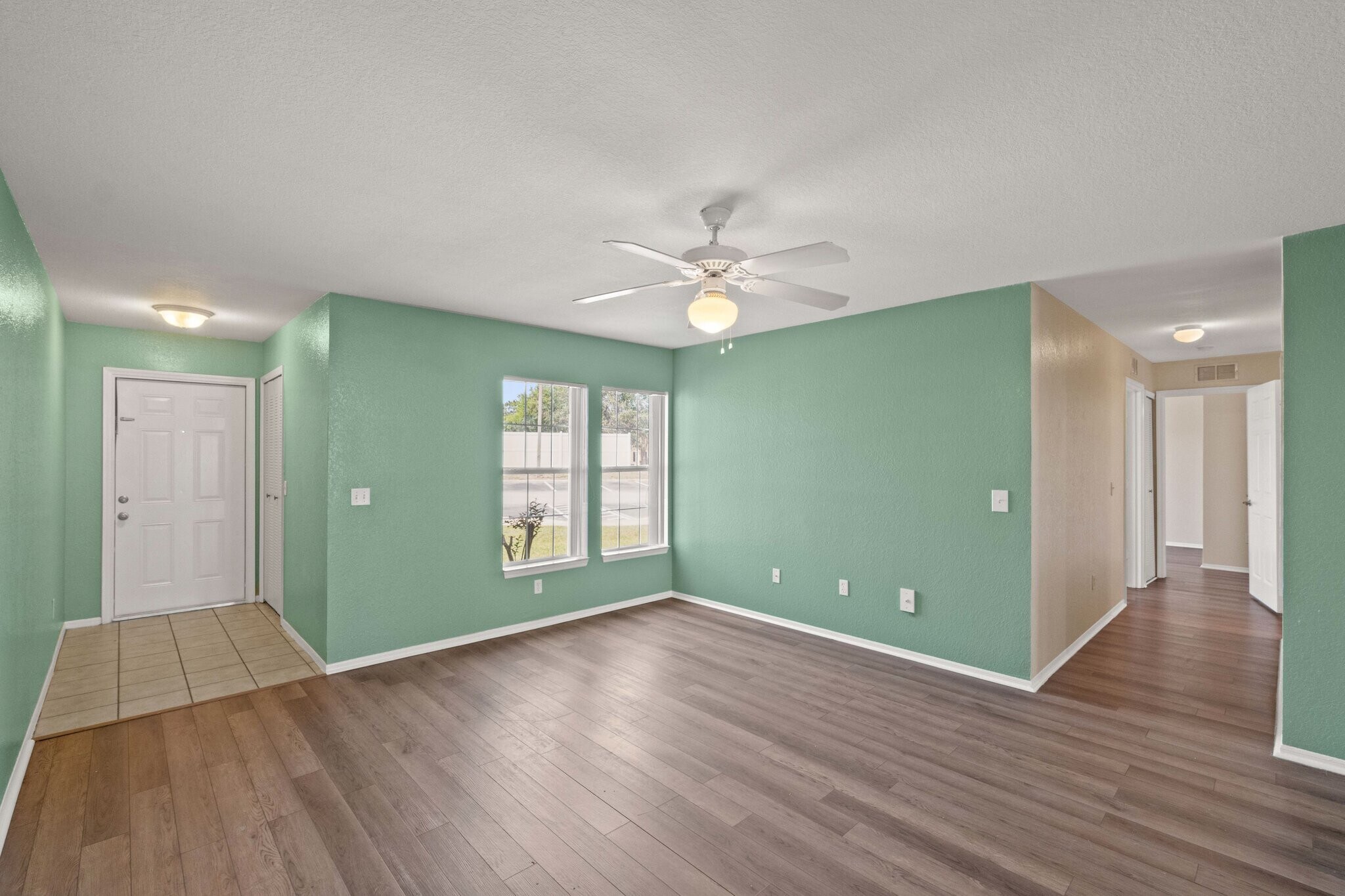 Building Photo - 801 Cape Cod Dr