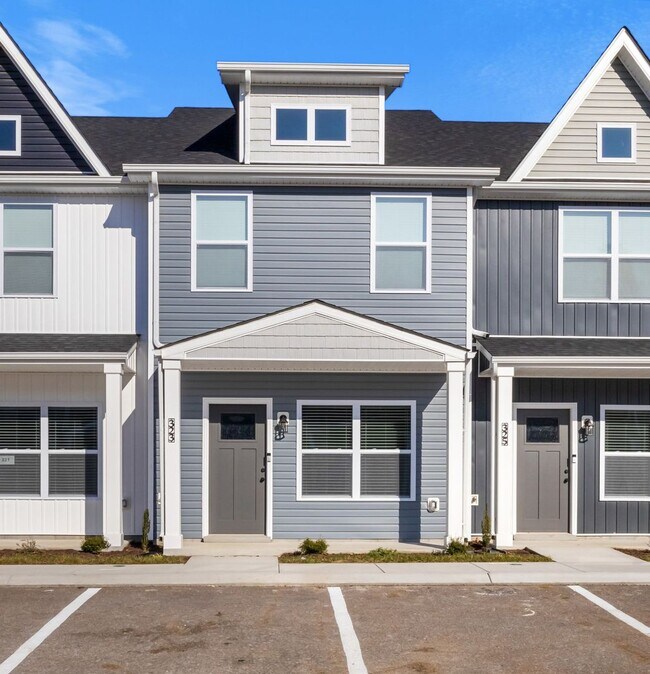 Building Photo - Large 2 Bedroom Luxury Townhome For Rent Near Billy Dunlop Park!