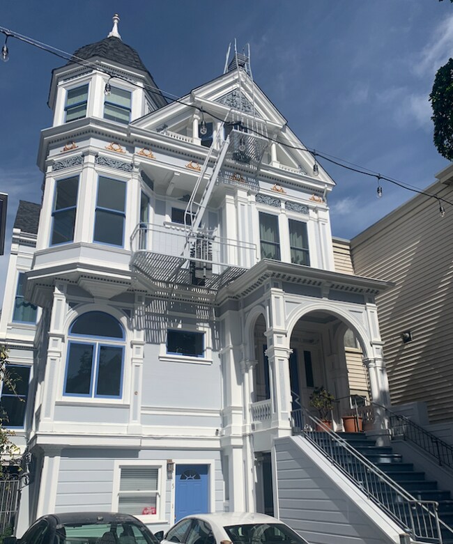 Primary Photo - 758 Haight St