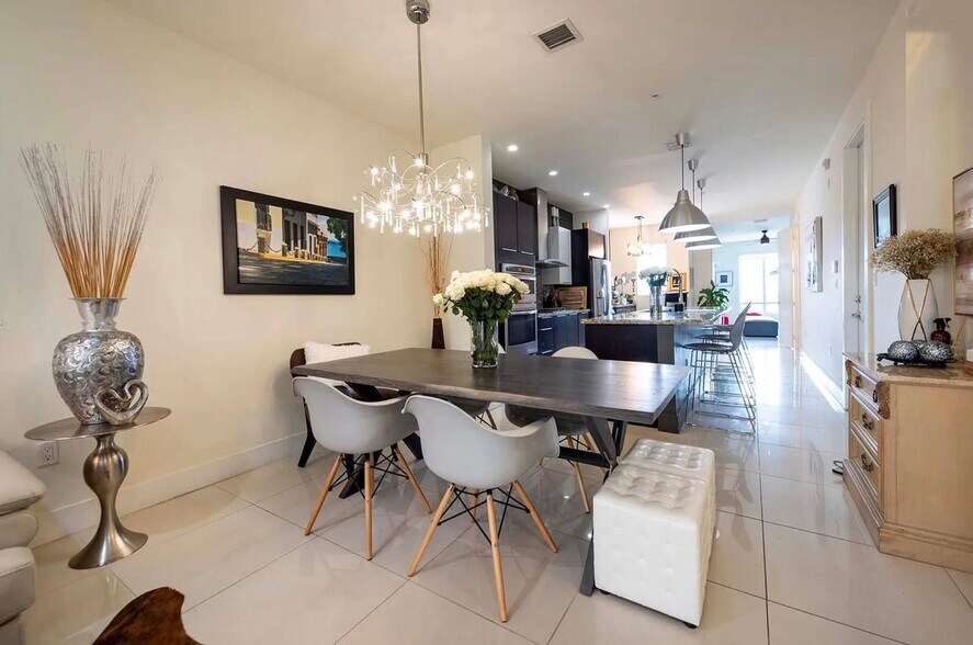 Dining - 10260 NW 63rd Ter
