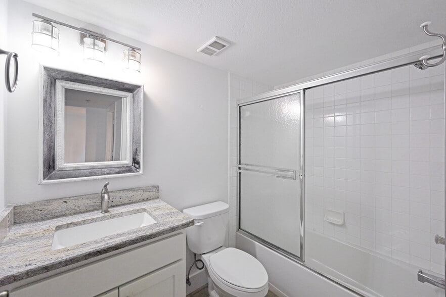 Building Photo - 9650 Victoria Ln