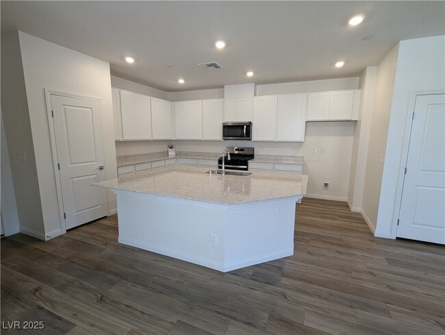 Building Photo - 3448 Covilha Ln