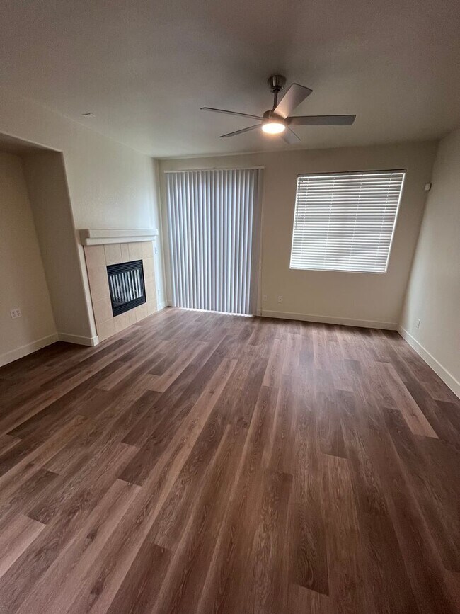 Building Photo - LOVELY 3 BEDROOM HOUSE IN NEWER SUBDIVISION!!