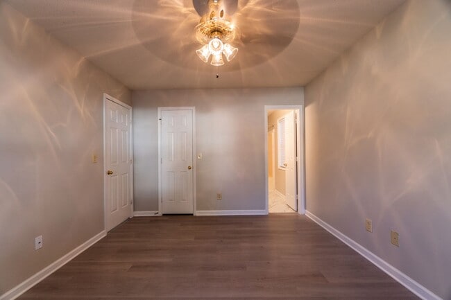 Building Photo - Beautiful 3 Bed 2 Bath home located in Greensboro!