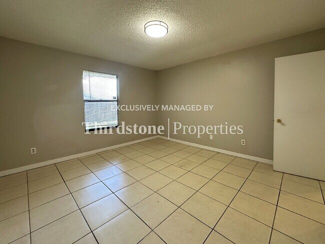 Building Photo - 5143 Indian Lakes Ct