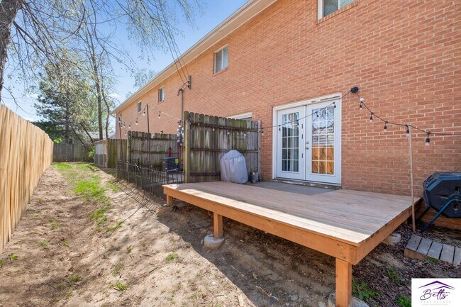 Building Photo - RENTAL PENDING