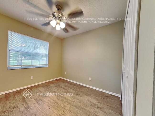 Building Photo - 419 Forest Oak Dr