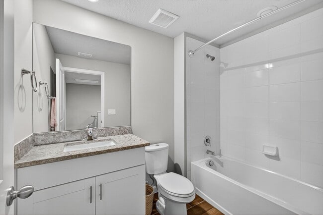 Building Photo - 392 SE Sea Hunt Way