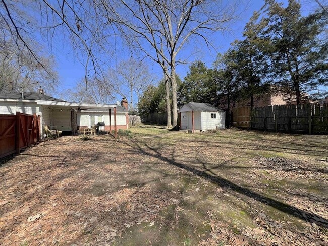 Building Photo - 2440 Arthur Rd