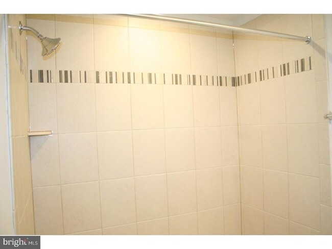 Building Photo - 118 Meridian Ln