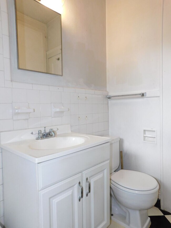 Building Photo - RAYML0302