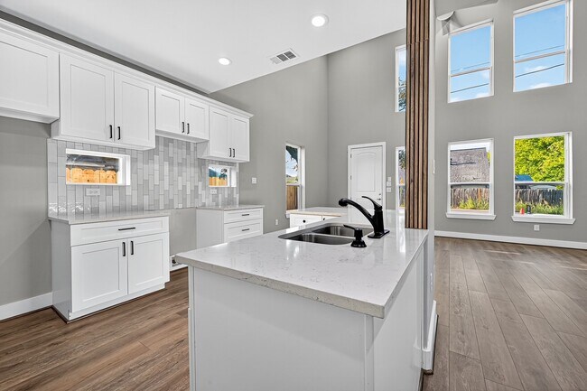 Building Photo - 3826 Rosemont St