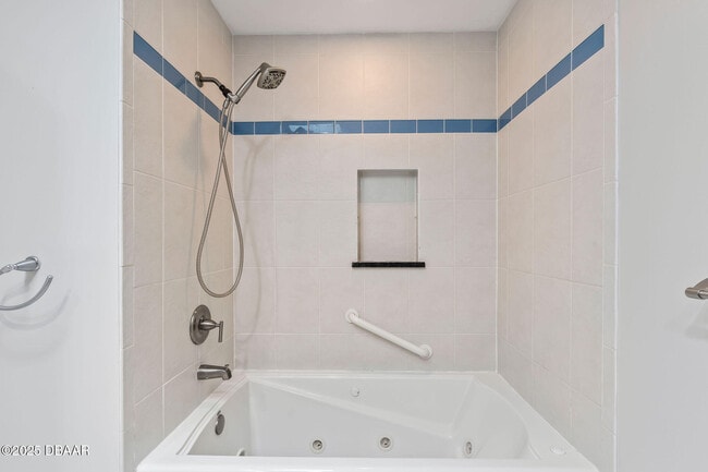 Building Photo - 16 Forest View Way