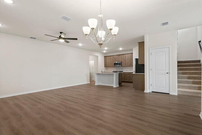 Building Photo - 108 Woodrow Ln