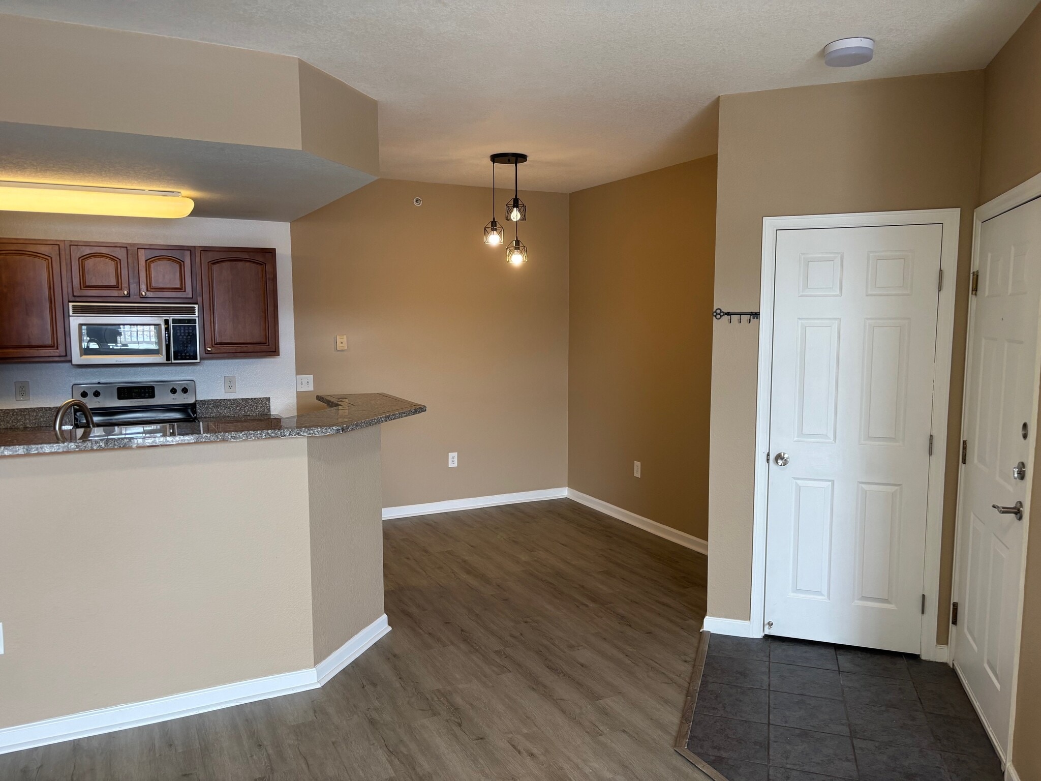 Building Photo - 7440 S Blackhawk St