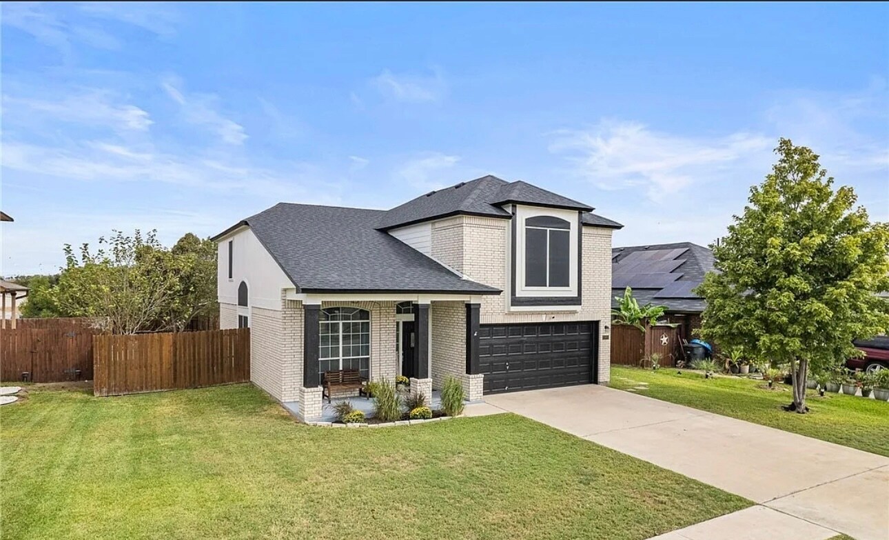 Building Photo - 2001 Schorn Dr