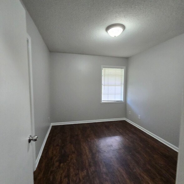 Building Photo - 3593 Voltaire Ave