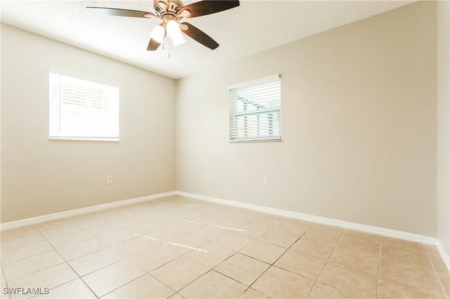 Primary Photo - 1171 Strasburg Dr