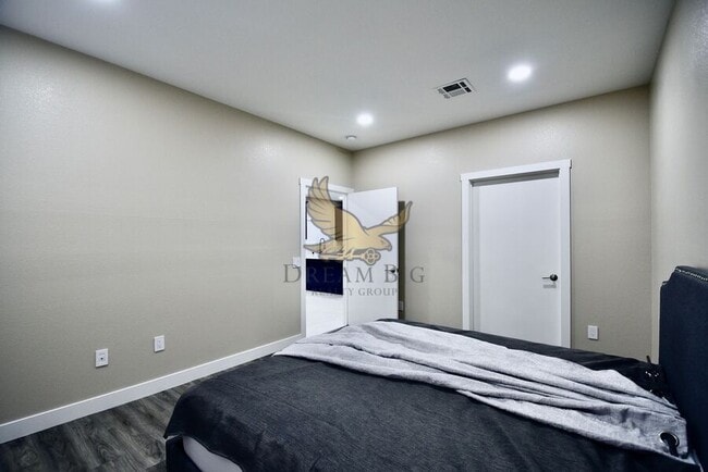 Building Photo - 8725 W Flamingo Rd