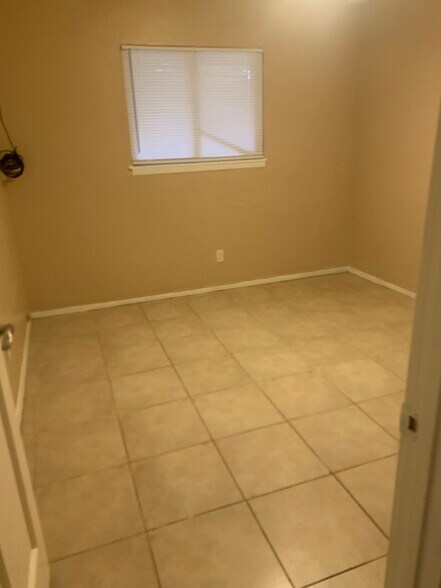 Building Photo - 2800 Cerrillos Rd