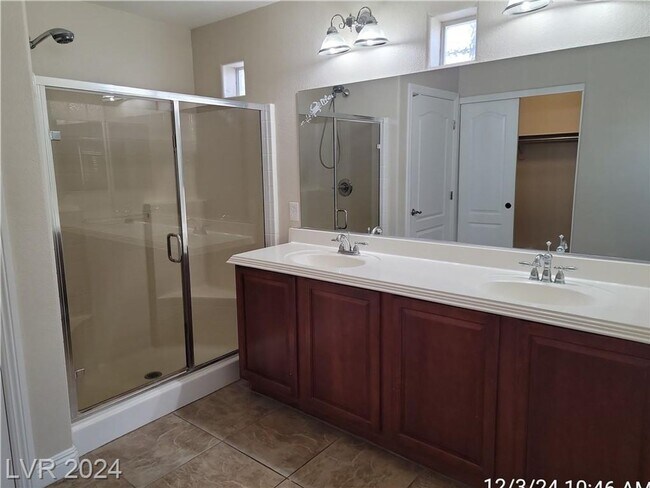 Building Photo - SILVERADO RANCH SINGLE STORY PATIO HOME IN...