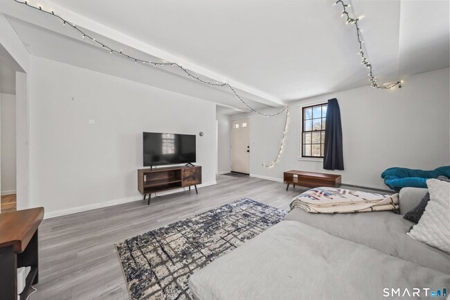 Building Photo - 62 Church St