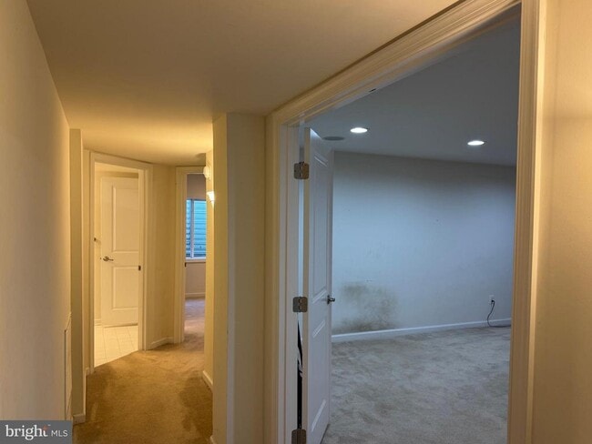 Building Photo - 3238 Fledgling Cir
