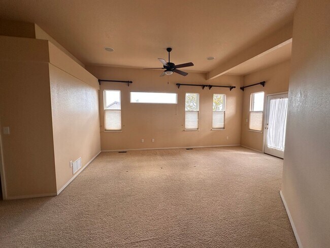 Building Photo - 2-Story in Pinecreek