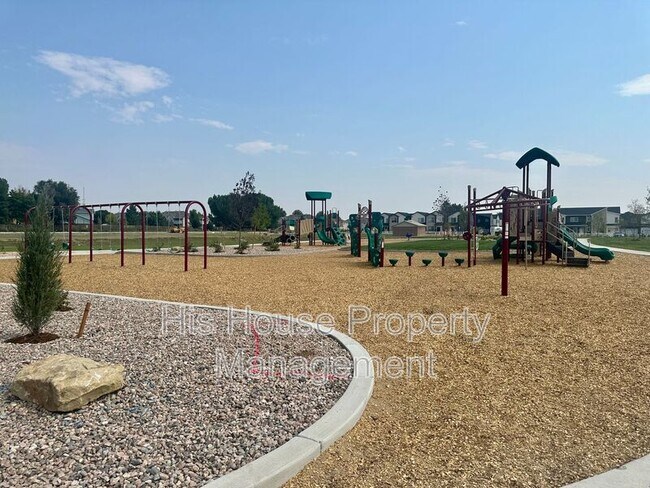 Building Photo - 3920 Pinnacles Ct