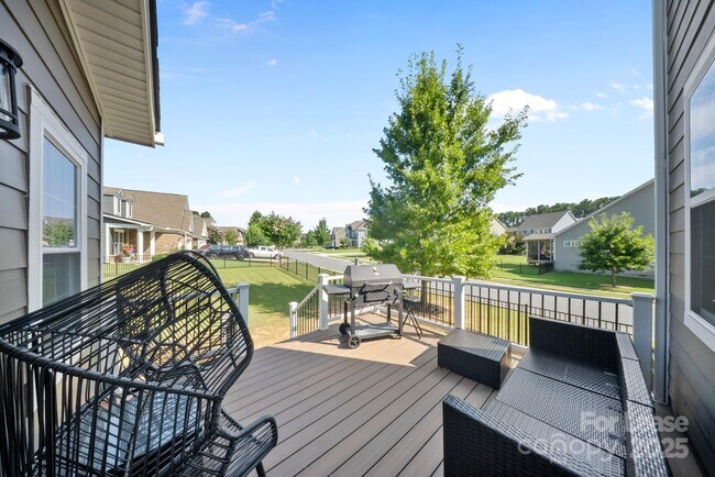 Building Photo - 188 Sweet Briar Dr