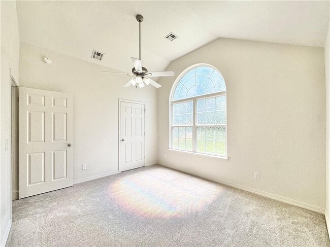 Building Photo - 8 Boreland Ln