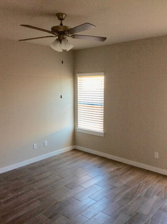 Building Photo - LUXURY TOWNHOME LOCATED IN PECAN PARK, BASTROP, TEXAS!