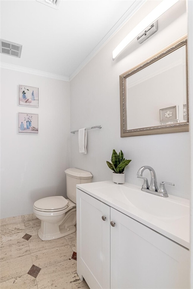 Building Photo - 2519 Barcelona Dr