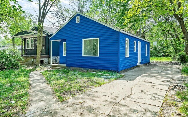 Building Photo - 9823 Winkler Dr