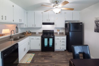 Building Photo - Rancho Del Sol Apartments!