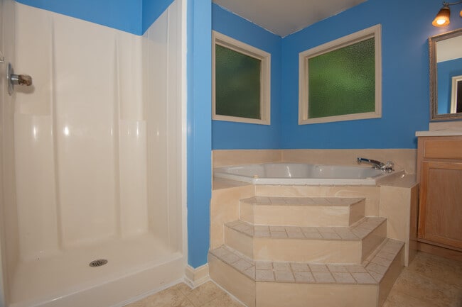 Building Photo - 1404 37th St