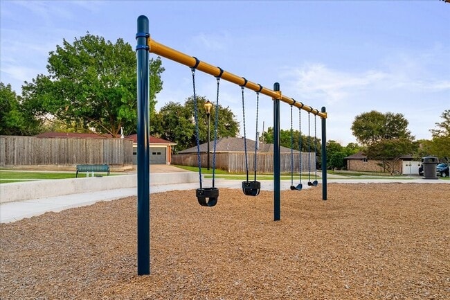 Building Photo - 1208 Kesser Dr