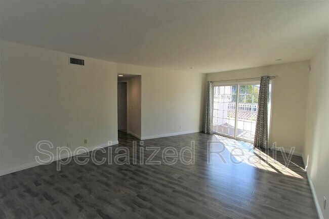 Building Photo - 3694 Berwick Dr