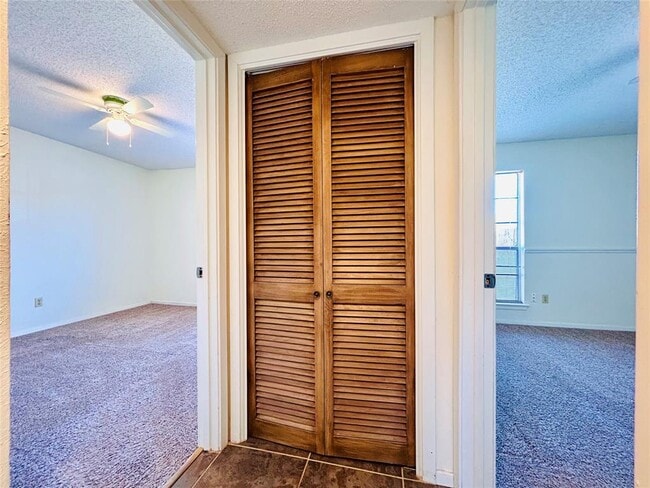 Building Photo - 11300 Maidenstone Dr