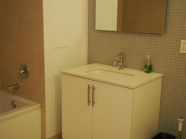 Building Photo - 50 Dey St