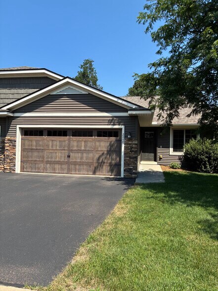 Building Photo - 2850 Swallowtail Ct