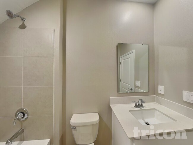 Building Photo - 722 Abita Aly