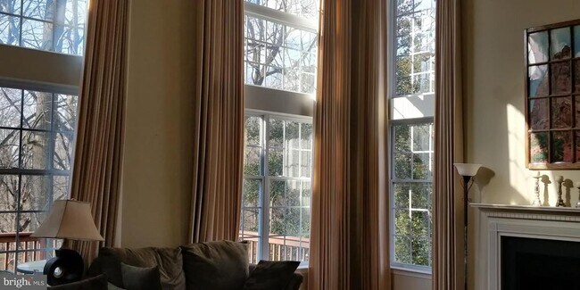 Building Photo - 205 Dangina Dr