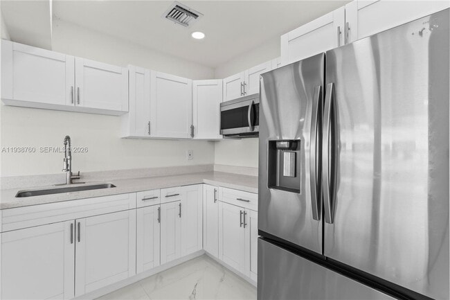 Building Photo - 4685 SW 33rd Dr