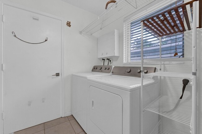 Building Photo - 5921 NE 15th Ave