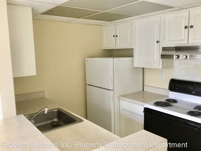 Building Photo - 1 br, 1 bath House - 1088 Sea Cliff Dr N