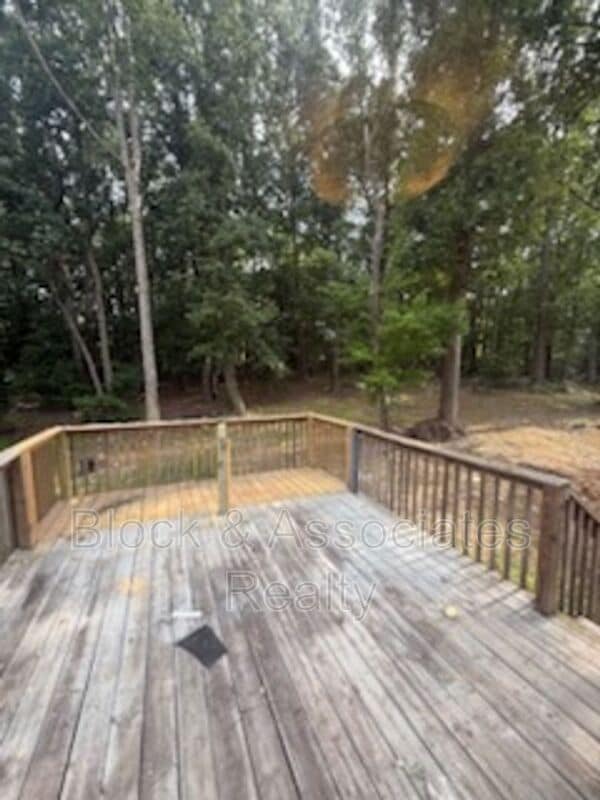 Building Photo - 530 Springdale Dr