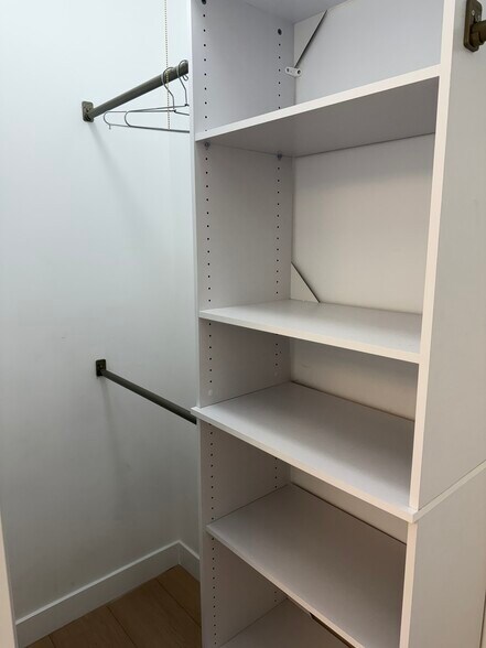 Building Photo - 8730 Rosewood Ave