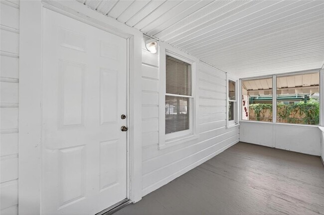 Building Photo - 8723 N Dexter Ave