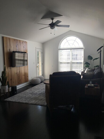 Living Room - 5294 Brookemonte Cir